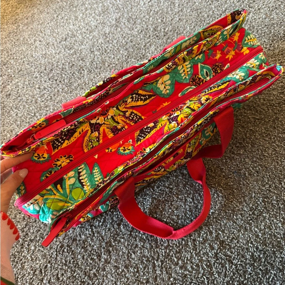 Vera Bradley Large multi compartment weekender bag diaper bag - Picture 3 of 9